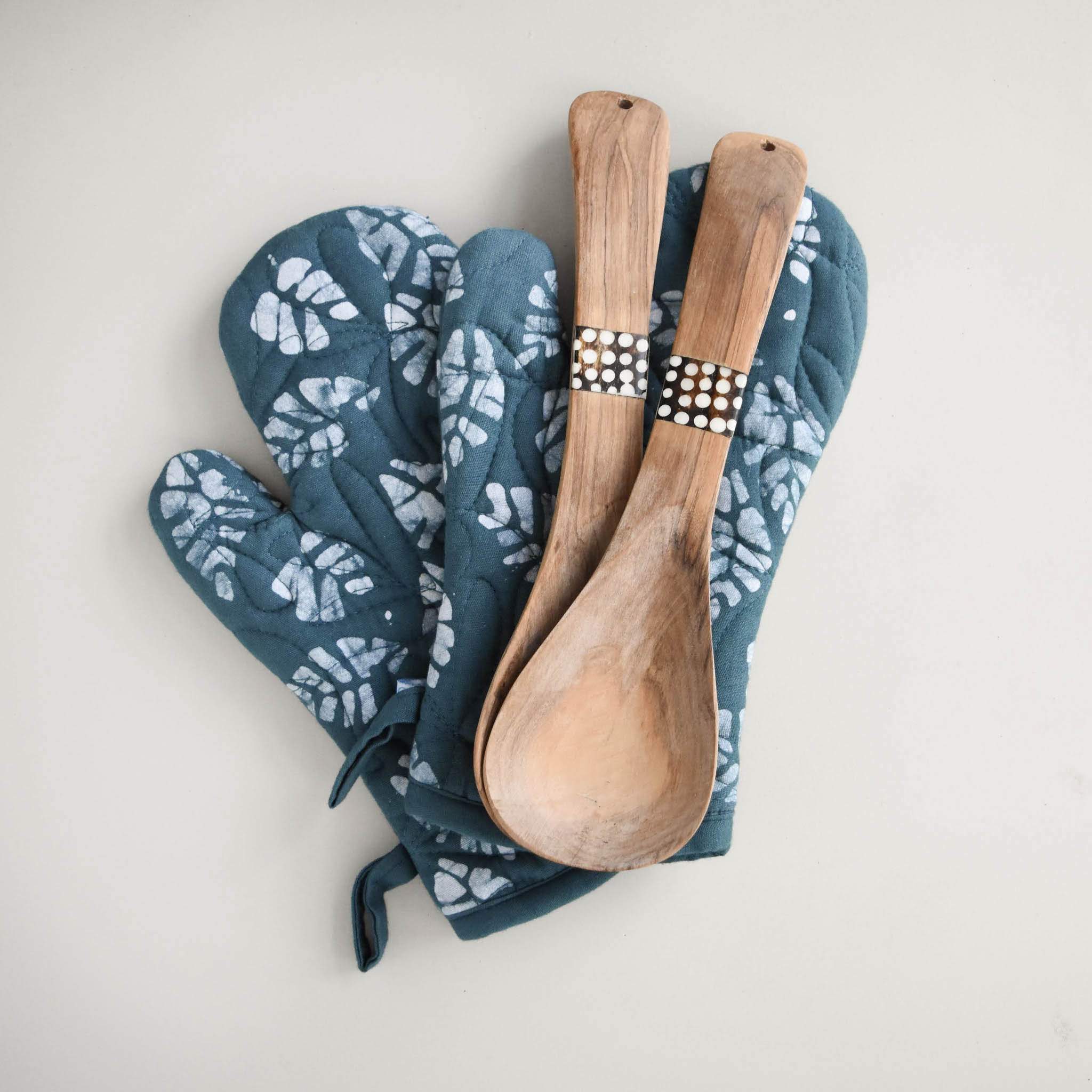 Oven Glove & Spoon Set - Kenyan materials and design for a fair trade social enterprise