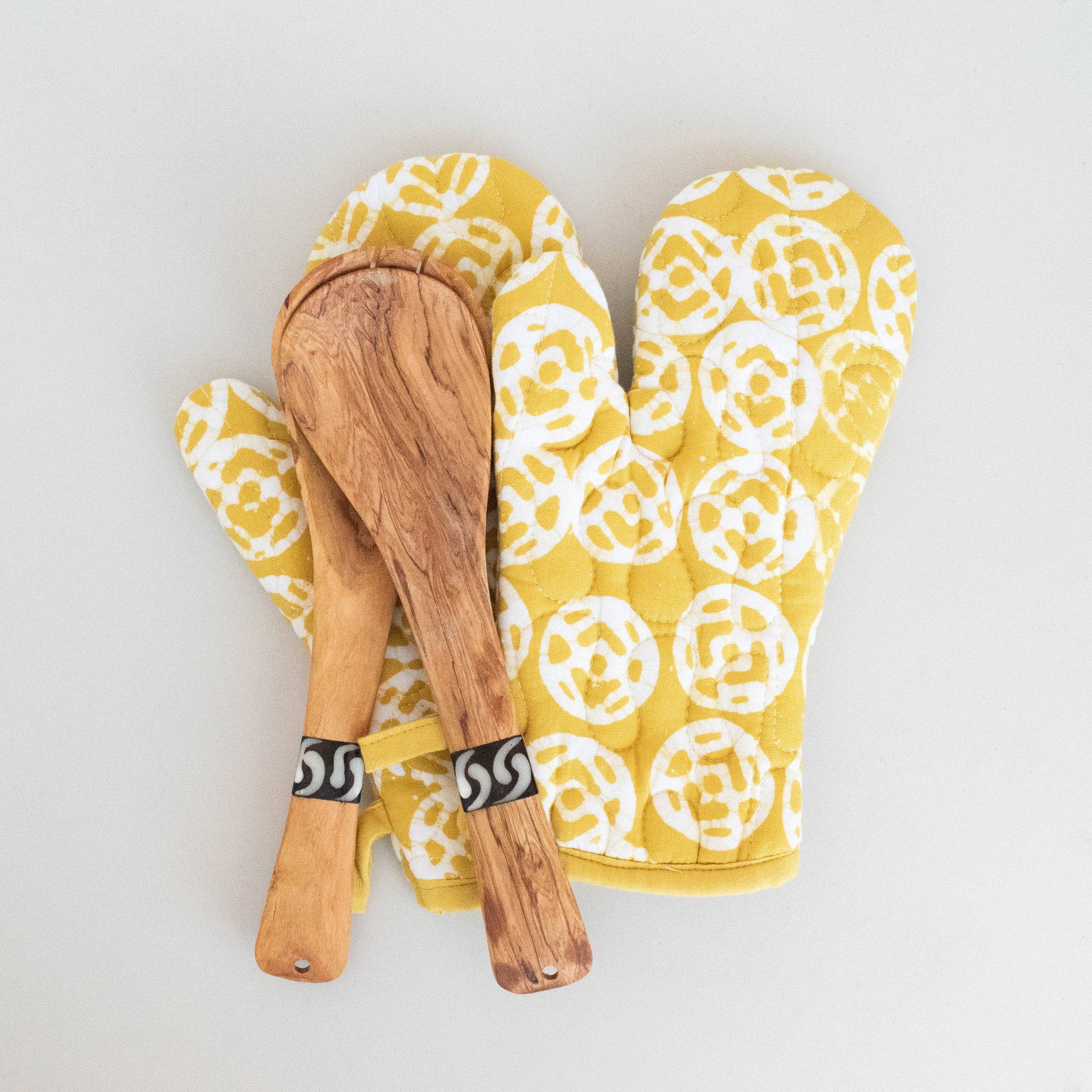 Oven Glove & Spoon Set - Kenyan materials and design for a fair trade social enterprise