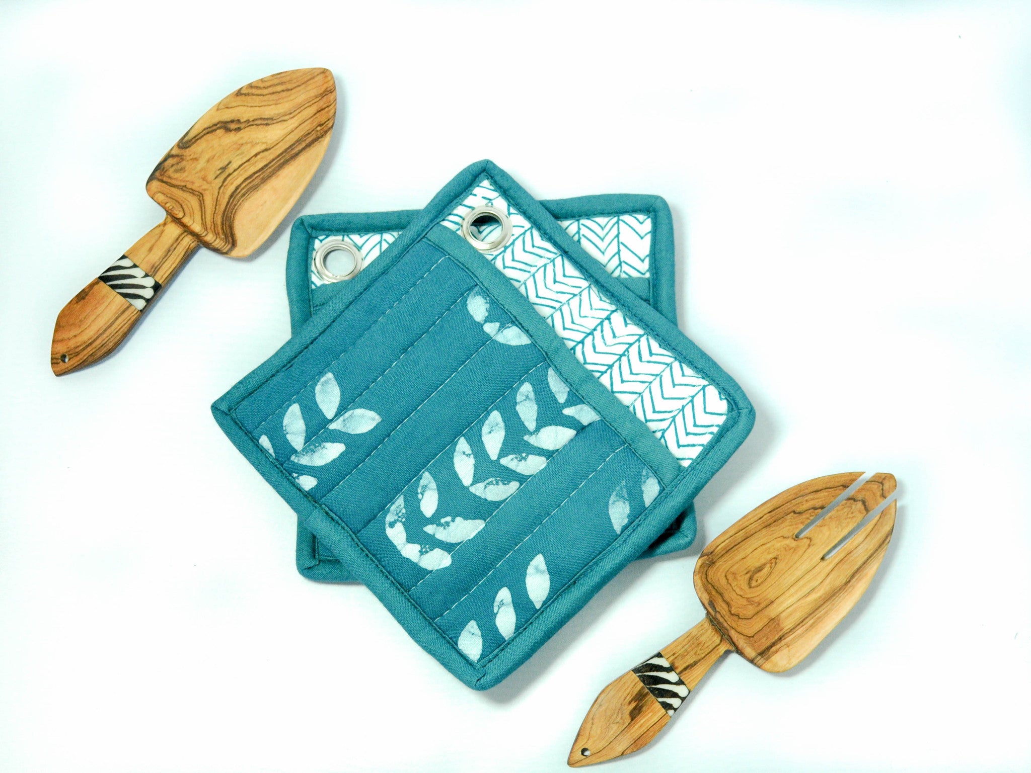 Hot Pad & Spoon Set - Kenyan materials and design for a fair trade boutique