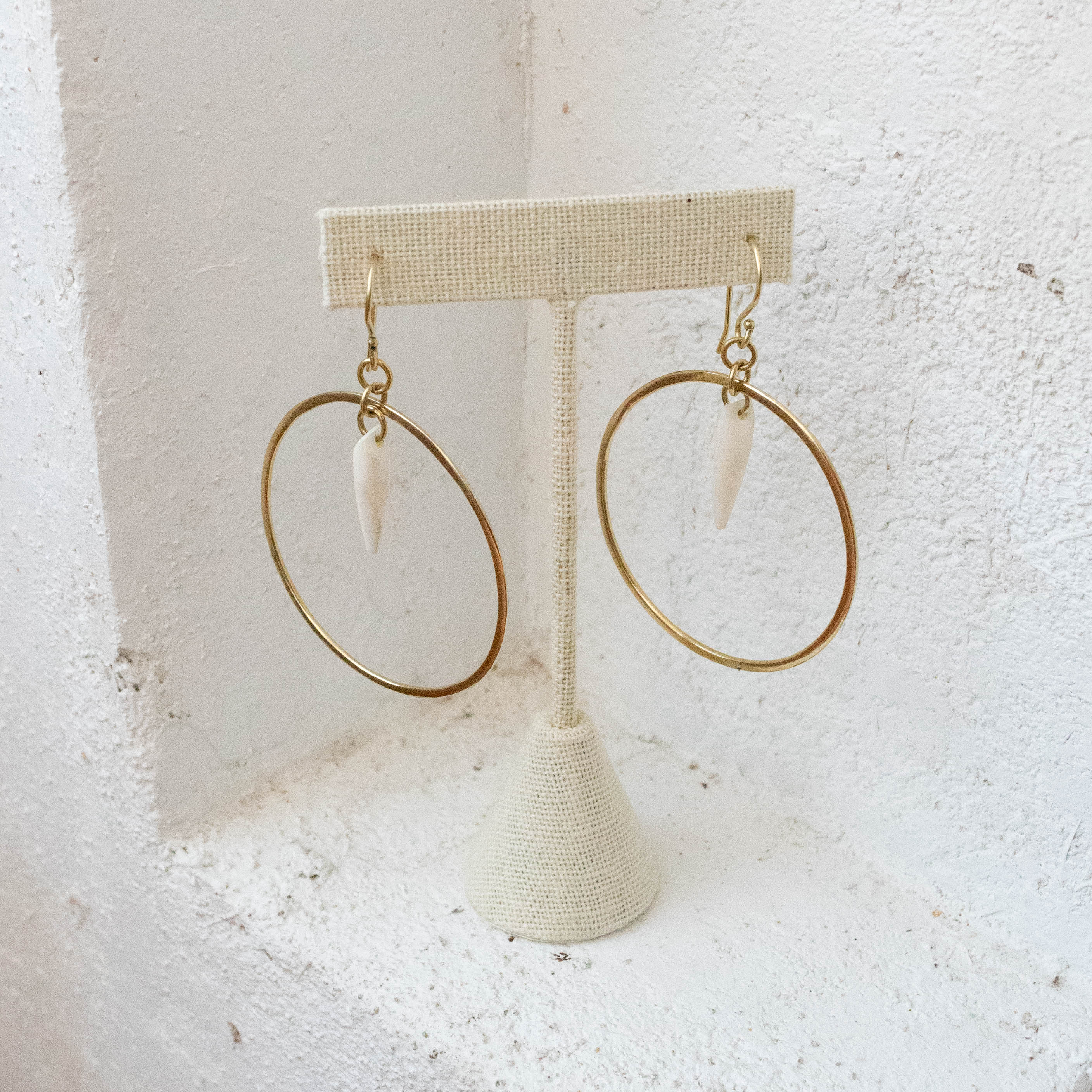 Hoop Spear Earrings - Amani ya Juu