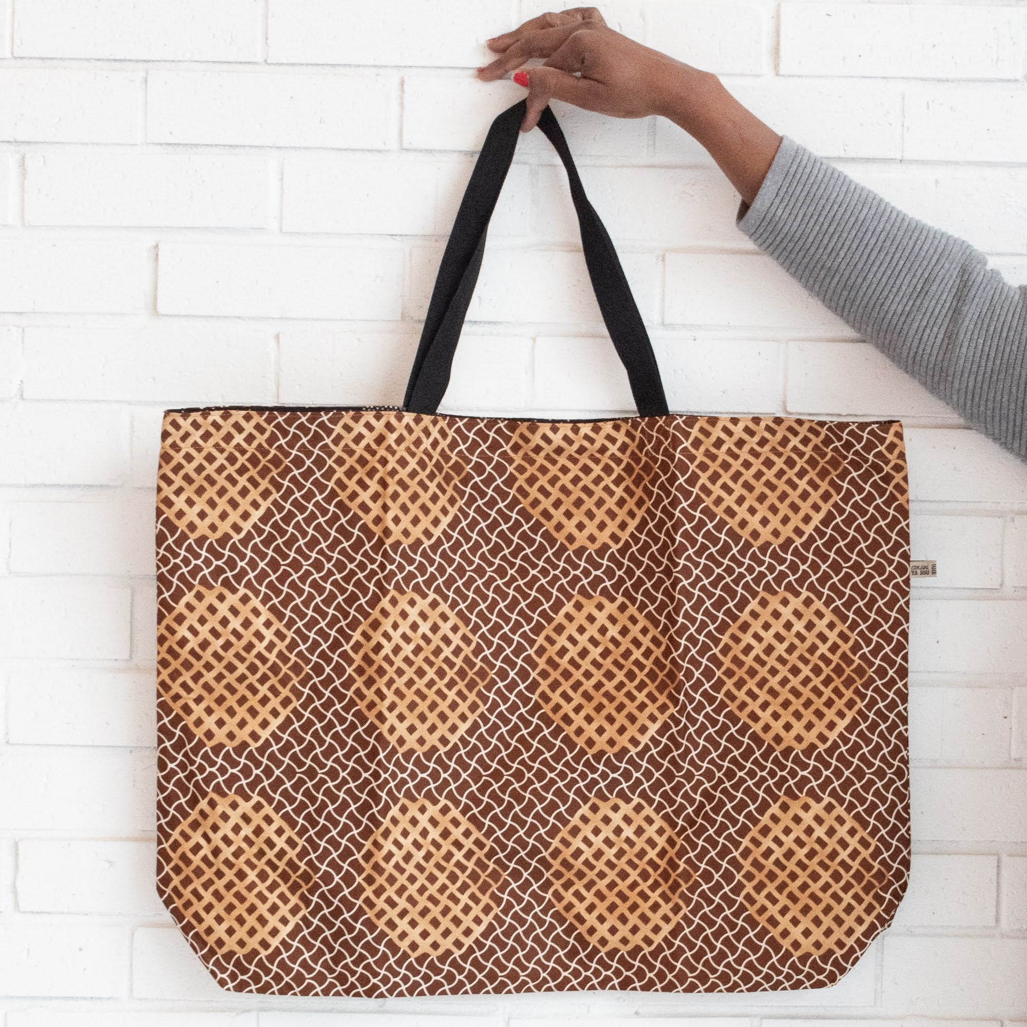 Reversible Market Tote handmade by the women of Amani ya Juu in Kenya, a sewing program for refugee women in Africa