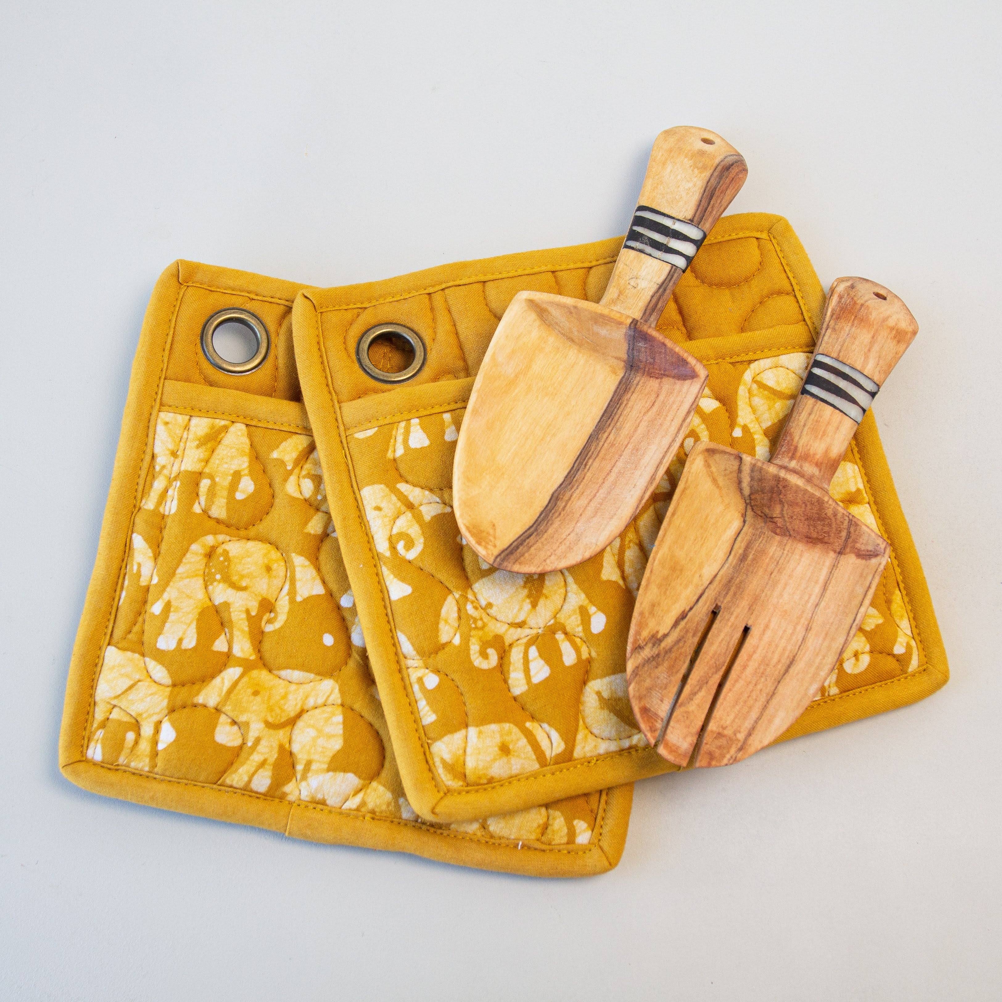 Hot Pad & Spoon Set | Batik - Kenyan materials and design for a fair trade boutique