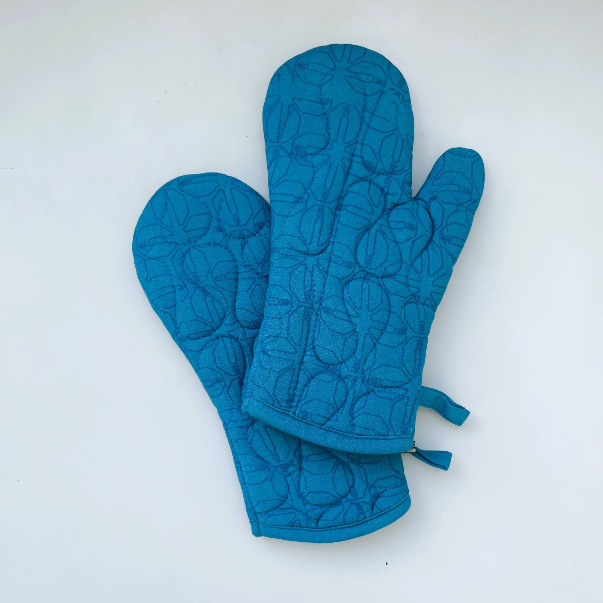 Oven Mitts Set- Kenyan materials and design for a fair trade social enterprise
