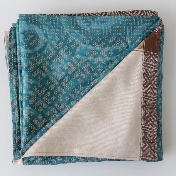 Amani's fair trade Dubai Throws are hand made by African refugee women in Kenya